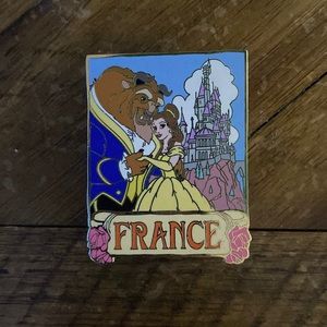 VERY RARE LIMITED EDITION DISNEY TRADING PIN